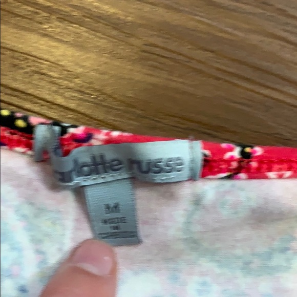 Charlotte Russe Halter Crop Top - Picture 3 of 4